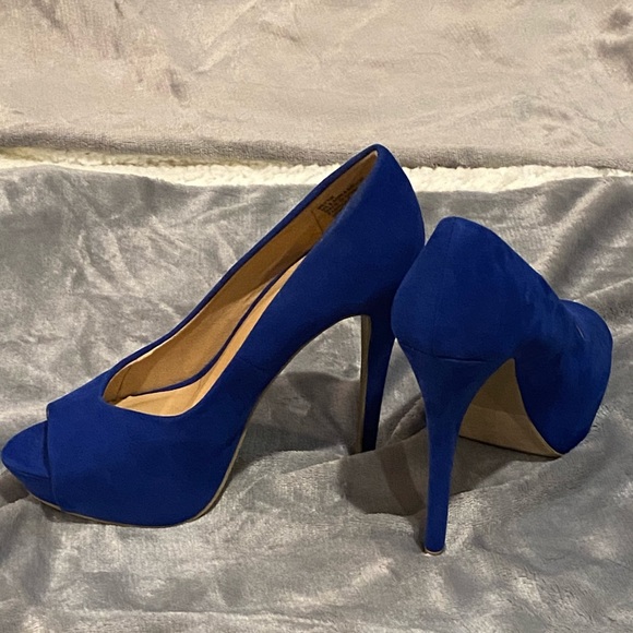Just Fab size 7 blue suede heels - Picture 2 of 2